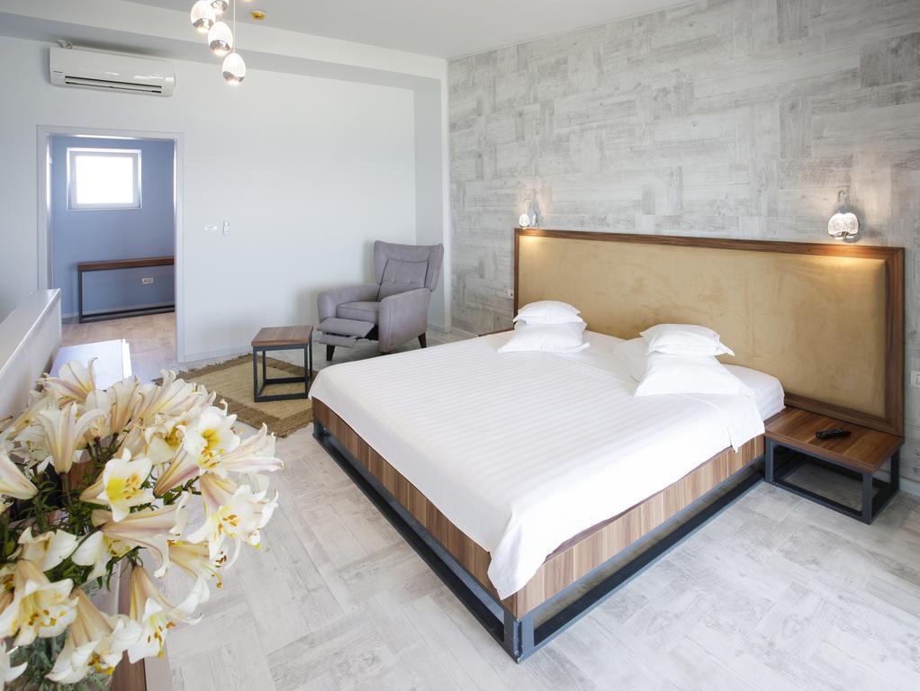 Nautic Luxury Club Hotel Navodari Bilik gambar